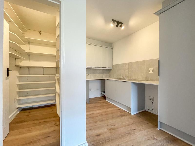 To Let 4 Bedroom Property for Rent in Hout Bay Western Cape